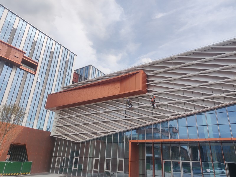 天府国际动漫城外墙清洗